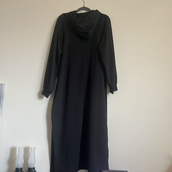Long black maxi Hoodie Dress
Lined inside for warmth - Picture 5 of 9